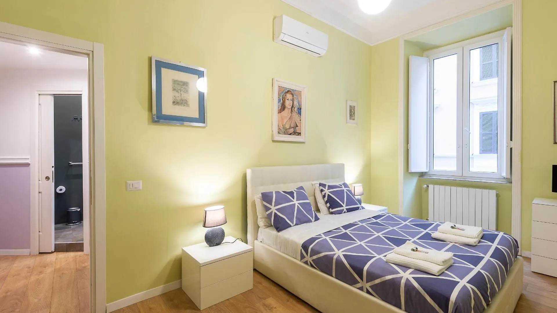 Apartment Luxury Three Bedrooms Flat In Roma Center