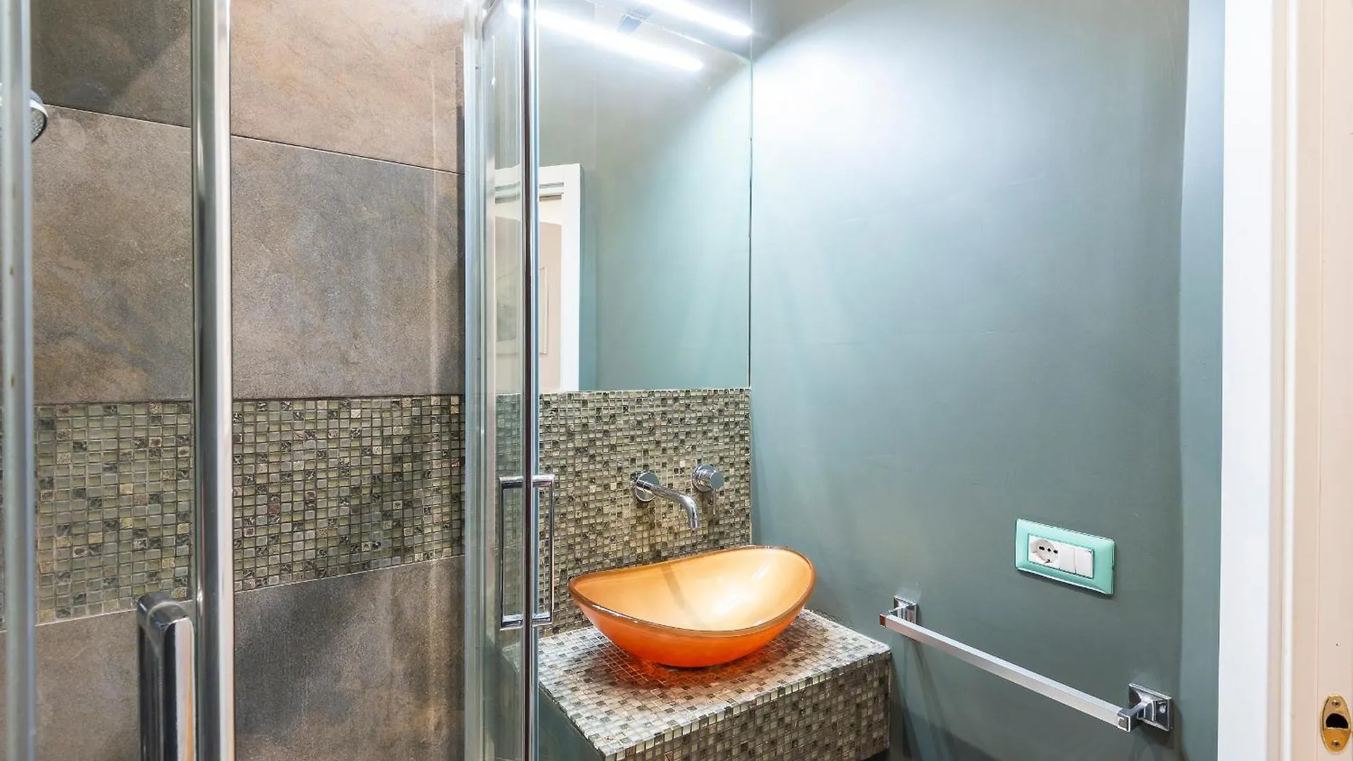 Luxury Three Bedrooms Flat In Roma Center